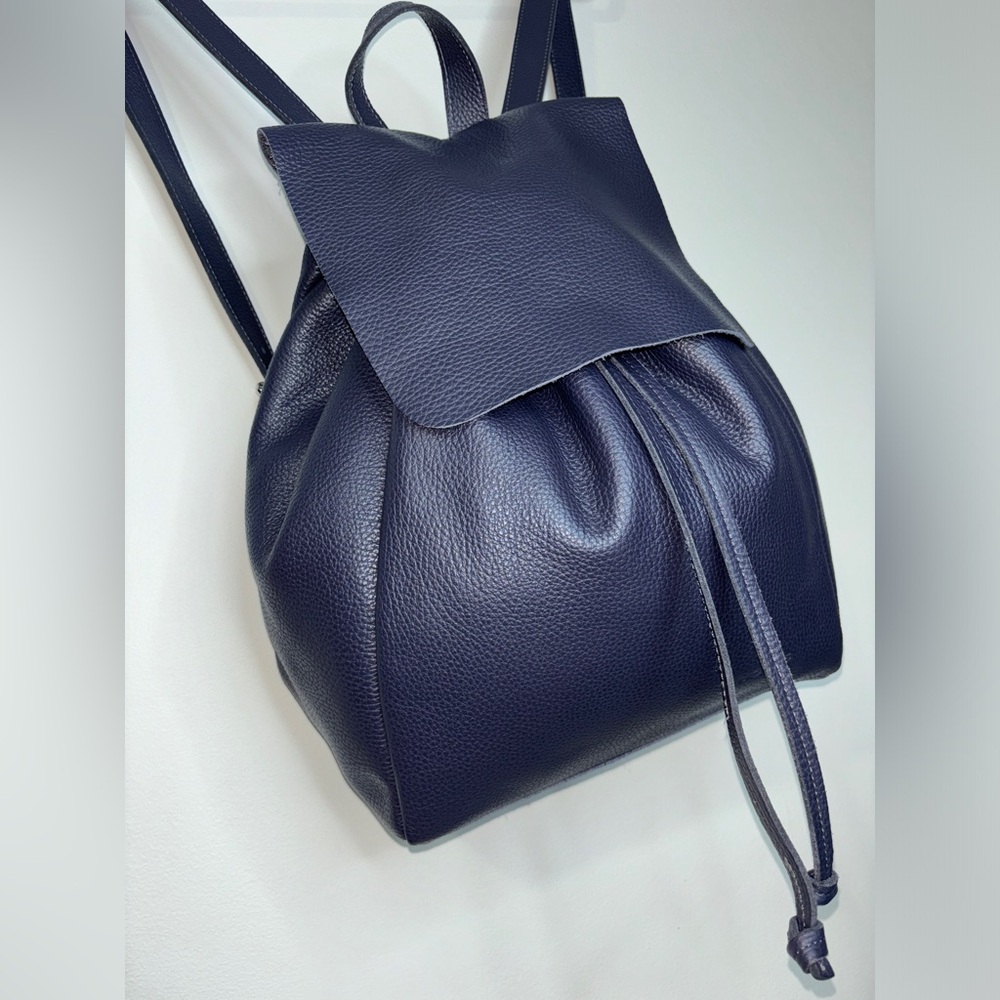 NWOT Genuine leather roomy/large dark blue lace-up backpack 13,5х10х6,5